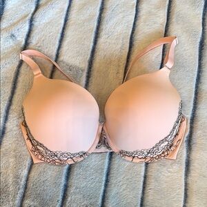 Soma Elegant Lace Trimmed Bra